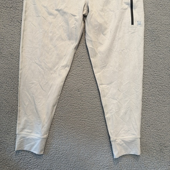 VUORI Men's Beige Jogger PantsSunday Performance Jogger 28" Vapor Heather SizeL - Picture 4 of 8